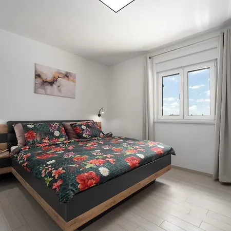 Jasminka Villa *