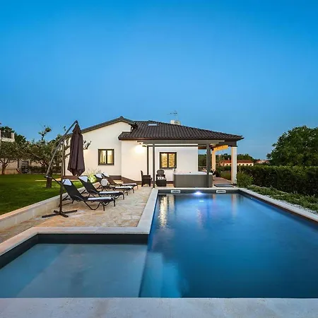 Luna Sol بيت للعطل Kaštelir